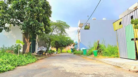 Bán đất hxh đường bưng ông thoàn phú hữu q9 dt 56m giá 3,9 tỷ shr e hoàng 0906 860 ***