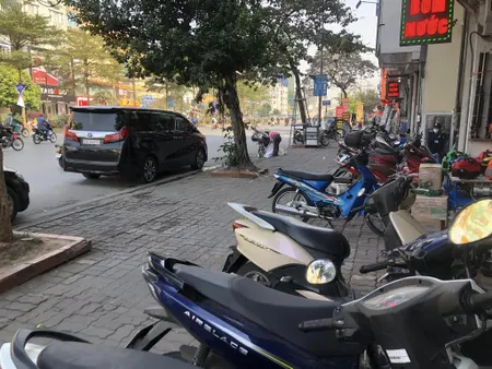 BÁN NHÀ MẶT ĐƯỜNG TRƯỜNG CHINH. 700M2 - 4 TẦNG. VỈA HÈ RỘNG.
