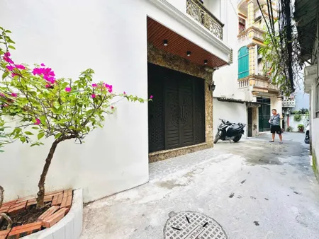 Bán nhà ngõ 132 cầu giấy 59m x5 tầng giá 15,5 tỷ ,cách ô tô 20m
