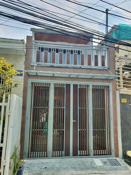 Nhà trệt lầu Hiệp Thành sổ hoàn công gần trung tâm ngã 6 (phường Thủ Dầu Một-TP.HCM) 1/Yersin đường oto né nhau giá êm