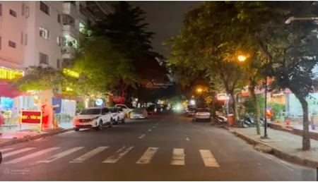 Cần bán đất mặt tiền đường lê văn thiêm quận 7