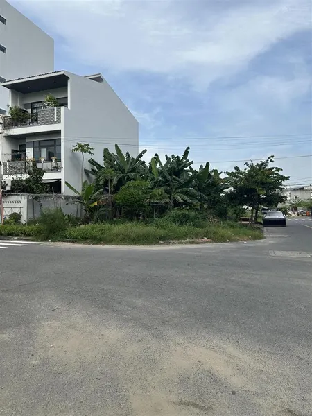 Bán đất đẹp góc 2 mặt tiền khuê mỹ đông, vị trí đẹp nhất khu khuê mỹ đông, đối diện công viên.