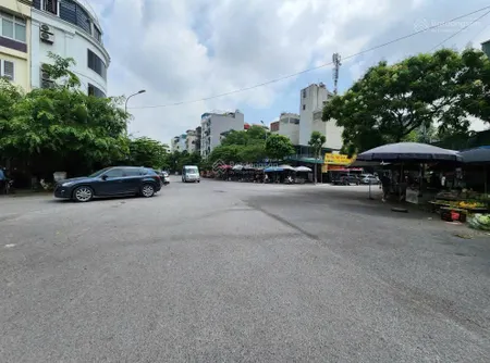 Lô đất đẹp dịch vụ vạn phúc 100 m2 mặt tiền 8m, khu vực xây 7 tầng