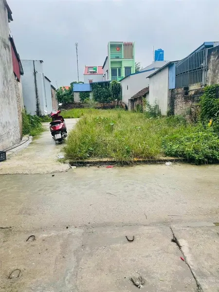 Duy nhất 1 lô góc 2. mặt tiền đường 2 ô tô tránh nhau giá bán loanh chưa đến 2 tỷ tân minh