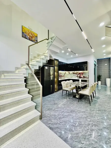 9.9 TỶ – NHÀ ĐẸP HIỆP NHẤT, XE HƠI VÀO TẬN NHÀ – KHU VIP ĐỆ NHẤT KHÁCH SẠN
