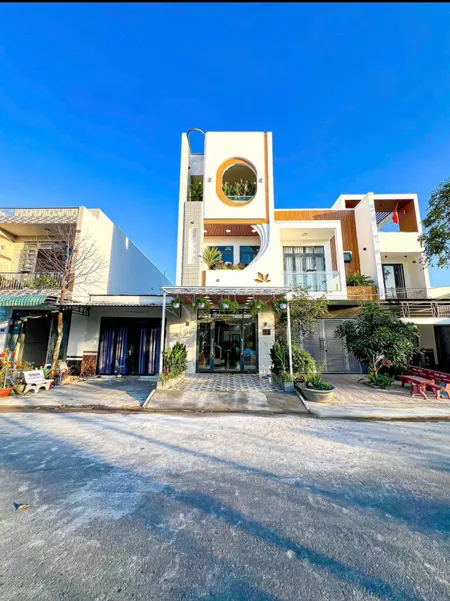 Chủ Kẹt Tiền Cần Bán Nhanh Căn Nhà 1 Trệt 2 Lầu Ngay Trung Tâm Tp TDM