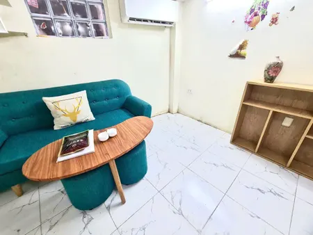 Cho thuê nhà riêng 5 tầng tại ngõ Thổ Quan, 17m2 x 5 tầng, 2 PN, 2WC,  7.5 triệu/tháng