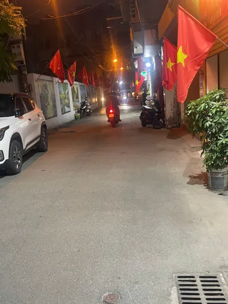 Nhà riêng phường Khương Trung 83m2 x 3 tầng, giá cực rẻ cho nhà đầu tư xây CCMN, CHDV
