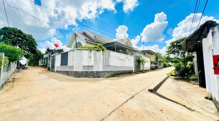 ĐẤT ĐẸP LUNG LINH – HẺM 102 LÊ THỊ HỒNG GẤM, ĐƯỜNG BÀN CỜ – TRUNG TÂM P. YÊN ĐỖ, TP. PLEIKU