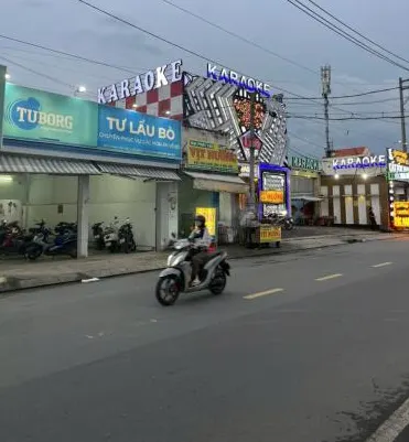 Mặt Tiền Phan Văn Hơn, Phan Văn Đối ngang 18m giá đầu tư.