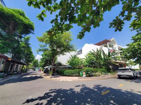 Lô góc hà quang 2 giá chỉ 60 triệu/m² hai mặt tiền phước hải, nha trang.