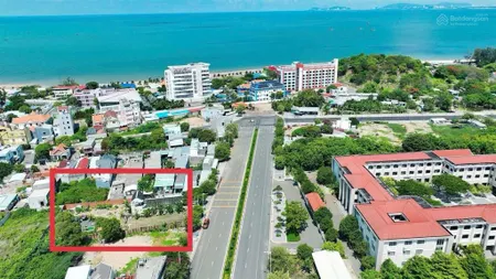 Mặt tiền nguyễn chí thanh đường 42m cách bãi tắm long hải chỉ 500m đối diện trường cấp 2 hùng vương
