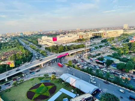 Đầu tư.ngõ thông 7 chỗ vào đất.100m2 mặt tiền 5m2 nở hậu.giá tốt 102tr/m2.cách cổ linh 100m