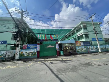Lô đất mt hẻm nhựa 6m ngay cổng trường học dt 4.5x17m khu kinh doanh giá 8.2 tỷ