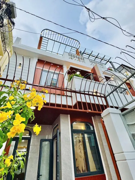 Bán nhà SHR chính chủ căn 63m2 giá 2 tỷ 250 triệu đường Hoàng Hoa Thám , phường 5 , quận Bình Thạnh