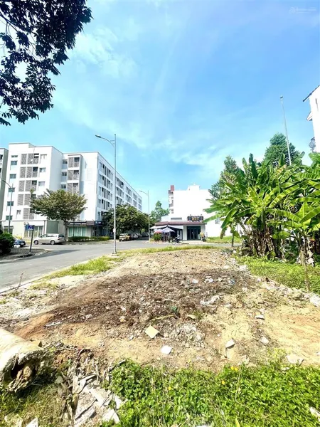Bán nền góc 2 mặt tiền đs4 và đs2 kdc nam long, đối diện chung cư vị trí sáng thuận tiện kinh doanh