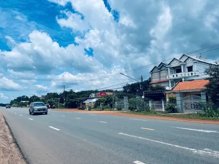 Mặt tiền đường liên xã 32m đang lên nhựa