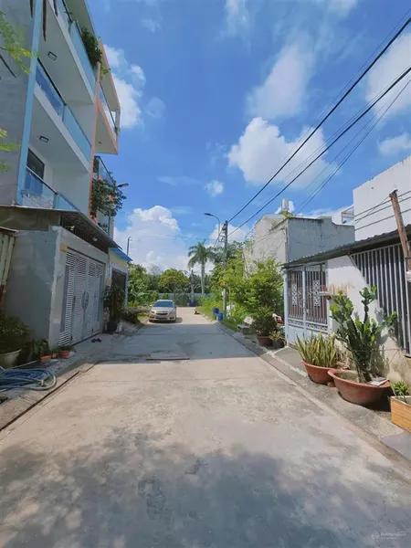Bán nhà mới đẹp giá rẻ , ngay kđt đông tăng long cách vinhomes 2 phút lái xe
