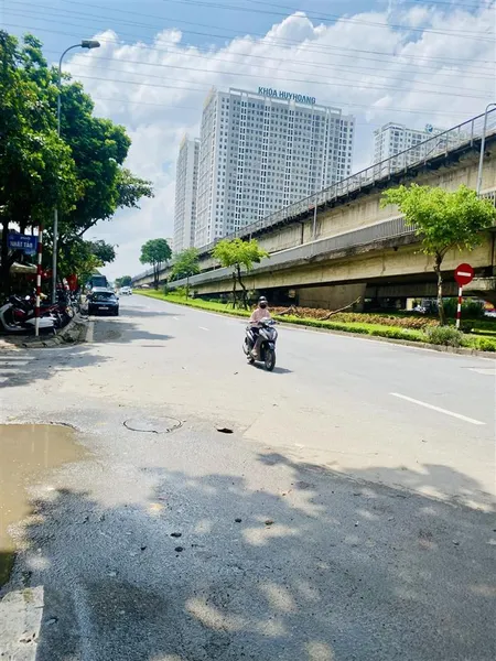 Chính chủ cần bán! 7tỷ hơn phú thựơng tây hồ 35m 5tầng thoáng sáng view ciputra ôtô dân xây
