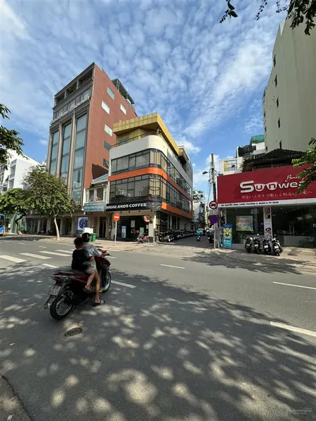 Gấp! mặt tiền hai bà trưng, p. tân định, q. 1 dt 8x20m nhà 4 tầng chỉ 65 tỷ thương lượng