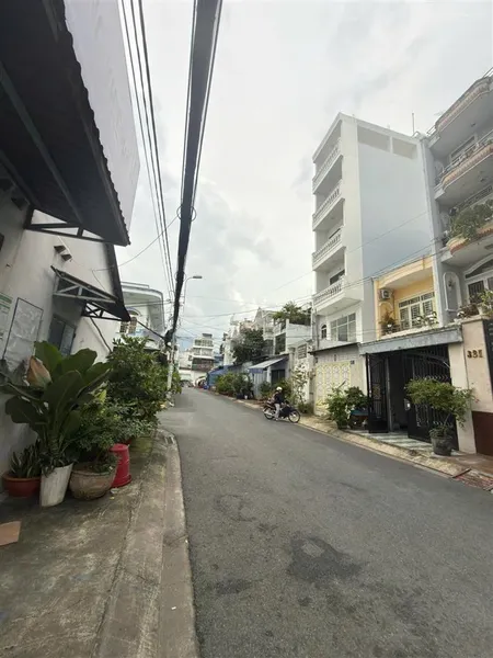Nhà góc 2mtnb bùi hữu diên cư xá phú lâm c 4x19m cấp 4 ngay sát chợ