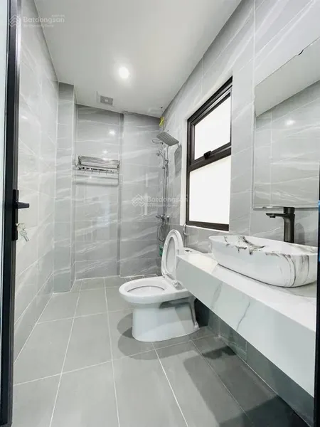 Sướng hơn ở phố cổ hàng hiếm nhà mới 6 tầng thang máy, ô tô qua nhà, khu vực sầm uất, sát mặt phố