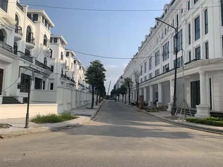 Chính chủ cần bán căn shophouse đối diện biệt thự dự án louis city hoàng mai 0961 158 ***