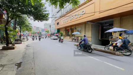 Bán nhà chính chủ mặt phố la thành dt 42m2, mt 4m, 5 tầng, kinh doanh
