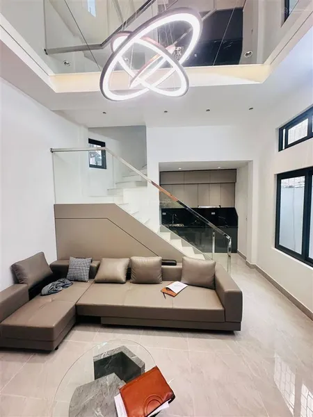 Bán nhà phố đội cấn ba đình 38m2 5 tầng 8,8 tỷ( có tl)