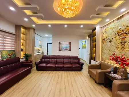 Mặt phố đê la thành lô góc 2 thoáng, gara ôtô, full nội thất,kinh doanh tấp nập.