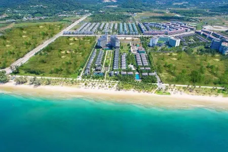 Bán biệt thự mặt biển bãi trường, vị trí siêu hiếm, mặt tiền rộng 18m mặt biển, 412,9m2 giá 36 tỷ