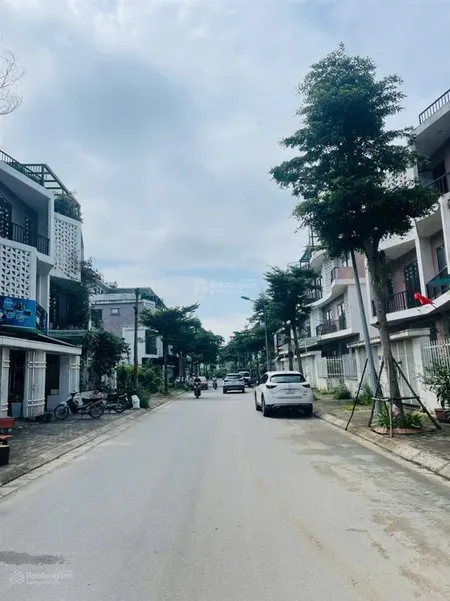 Siêu phẩm liền kề westpoint nam 32, căn xẻ khe hiếm giá cực tốt cho nhà đầu tư thông thái