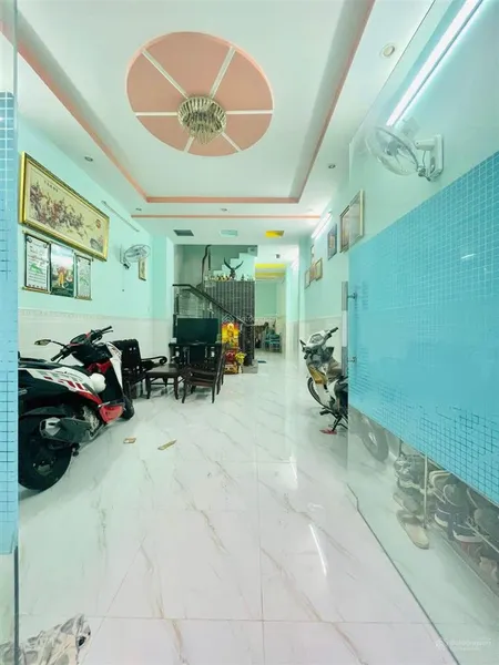 Khúc đầu lê trọng tấn đoạn giao tktq hẻm oto 4x17m 3 tầng kiên cố chính chủ lâu đời