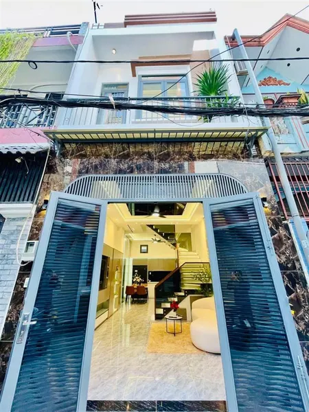 Bán nhà ngay ngã tư trung chánh hóc môn dt 50m2/3 tỉ 290 đang cho thuê 12tr5/th