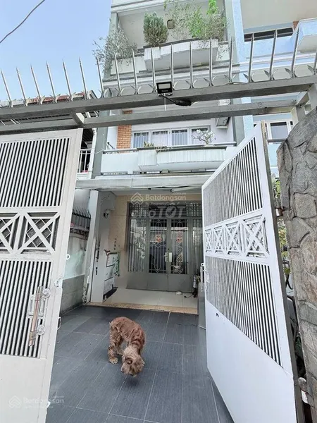 Chủ định cư nước ngoài bán gấp nhà 3 tầng btct chắc chắn, hxh nơ trang long, 63m2, giảm còn 9,8 tỷ