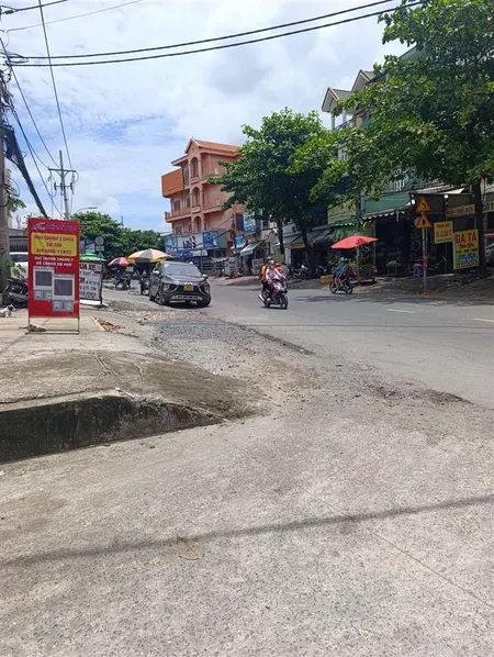 Bán nhà cấp 4 có sân vườn, ô tô vào nhà, gần vincom lê văn việt, ngã tư thủ đức, nở hậu tài lộc