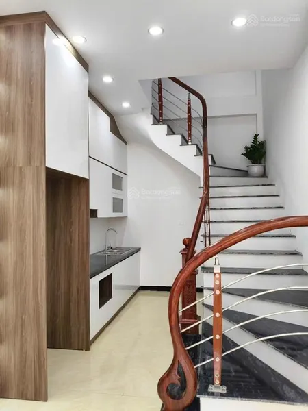 Mặt phố quang trung 51m 4 tầng giá 15,6 tỷ kinh doanh vip vỉa hè siêu to nở hậu