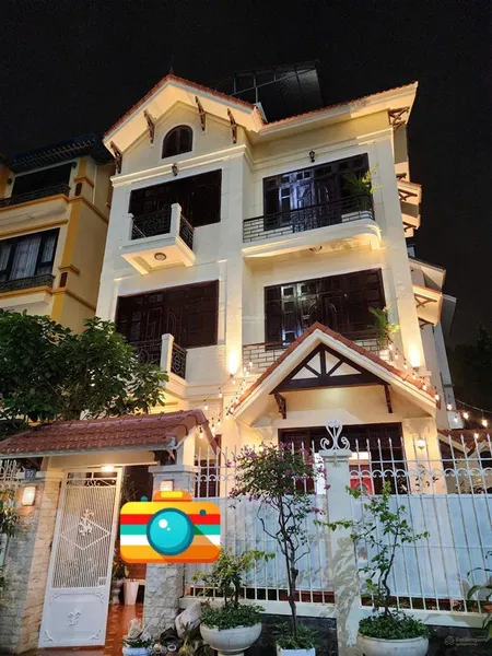 Bán nhanh bt mỹ đình, logoc cực đẹp, ở kinh doanh sướng. 144m 4 tầng, mặt tiền 23m.