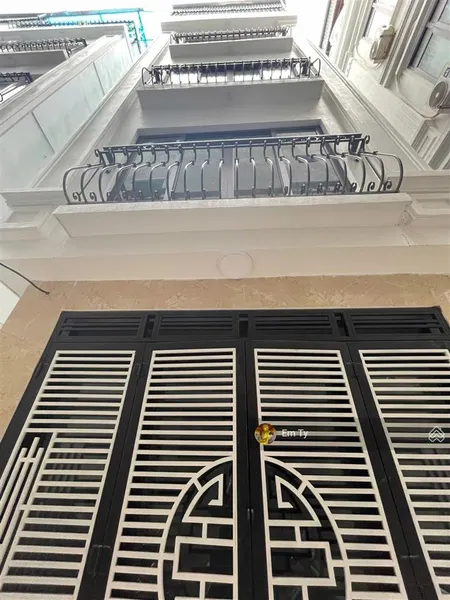 Chính chủ nhờ em ty bán nhà hà cầu, 83m, ngõ thông ô tô đỗ cửa, nhà dân xây,chủ thiện chí, 11tỷ5