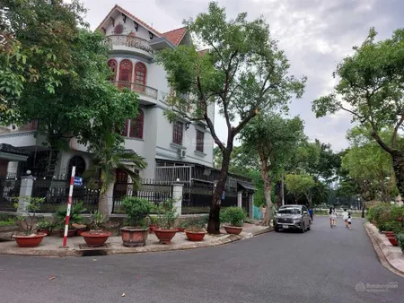 Bán biệt thự lô gốc, wew sông ngay phú mỹ hưng, q7, 4 lầu, 239.5m2, 8 pn, chỉ 52 tỷ