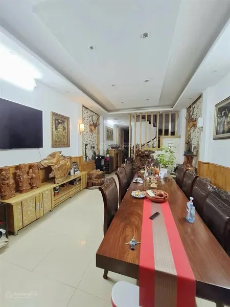 Bán gấp nhà văn quán hà đông, kinh doanh, vị trí cực đẹp, diện tích 100m 5 tầng mặt tiền 4.2m.