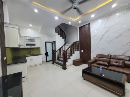 Bán nhà dân thạch bàn 35m2 5tầng sân cổng riêng biệt, ôtô đỗ cổng full nội thất chỉ 5,85 tỷ ctl