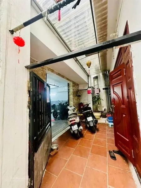 Bán ccmn thang máy dòng tiền 100tr/tháng trung tâm cầu giấy đi bộ ra hồ tây