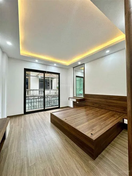 Nhỉnh 7 tỷ thang máy lô góc ô tô vào nhà hàng quán tiện lợi gần phố ga tầu minh khai
