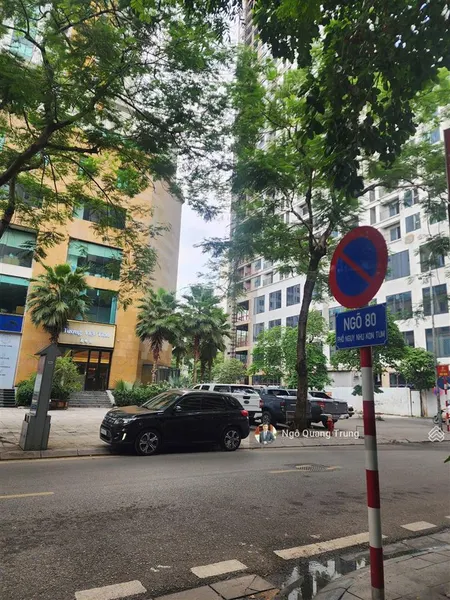Mặt ngõ khuất duy tiến, thông ra ngụy như kon tum, gần imperia tiện ích bạt ngàn, ở quá sướng.