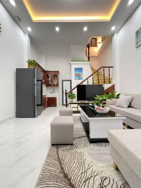 Chỉ 1 tỷ 99 nhà nguyễn trãi 60m sử dụng, 2 ngủ, 3 tầng, tặng nội thất, đất xen kẹt, đóng đủ thuế