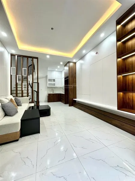 Siêu hiếm! 7 tỷ hơn bán nhà mới xuân la, tây hồ 35m 5 tầng mt 4m gần phố full nội thất