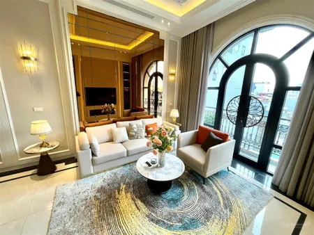 Bán nhà nguyễn sơn long biên phân lô hàng không 100m 8 tầng thang máy full nội thất 29 tỷ