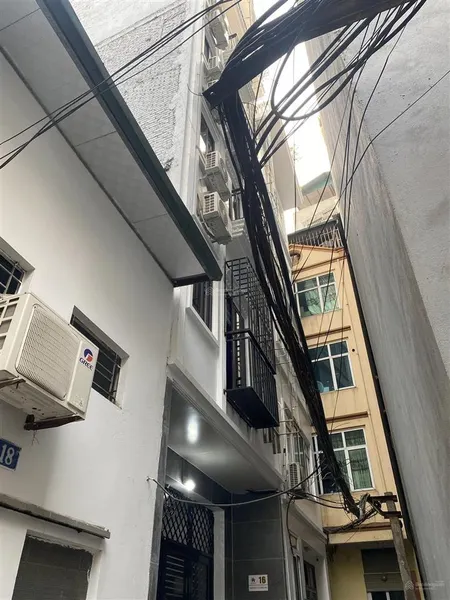 Bán ccmn cầu giấy 9 tầng thang máy 25 căn hộ khép kín 2 thoáng 50m ra mặt phố