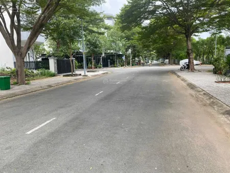 Bán nhanh shop ngay vòng xoay liên phường, quận 9, 410m sàn đất giá 15 tỷ